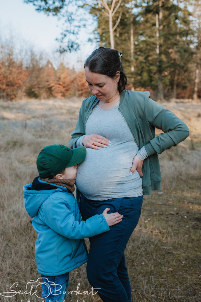 20260314-0G3A8922 | Authentische, natürliche und emotionale Fotoshootings auf der Nordseeinsel Föhr. Als Fotografin halte ich deine schönsten Momente in einzigartigen Neugeborenen-, Familien-, Paar- und Einzelshootings fest. Jetzt einen Termin vereinbaren!