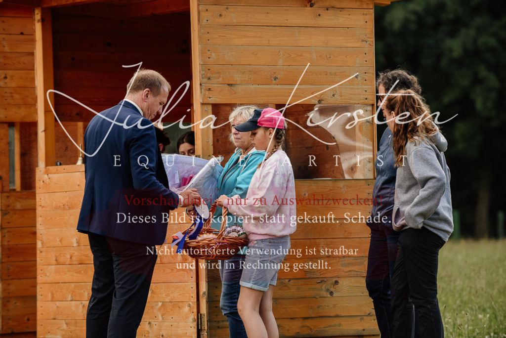 DSC_9329 | Pferde- und Turnierfotografie in Westsachsen. Pferdeportraits, Auftragszeichnungen und intuitive Kunst.