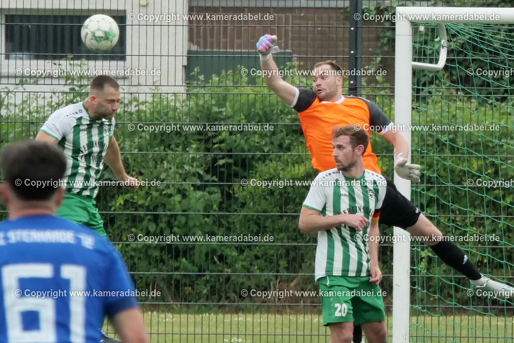 Fußball : Bezirksliga : TV Voerde - FC Sterkrade 72 | Fußball : Bezirksliga : TV Voerde - FC Sterkrade 72 am 25.05.2025 in Voerde - Realisiert mit Pictrs.com