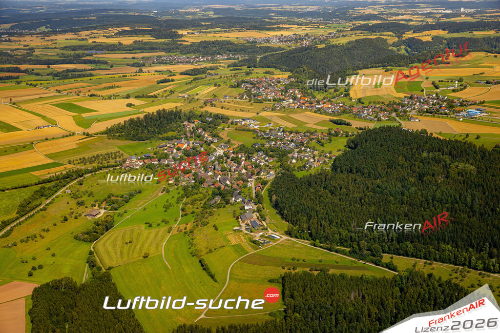 Das Luftbild zeigt : Unteriflingen Schopfloch - Die Luftaufnahme wurde 2024 vom UL-Flugzeug aus erstellt ( keine Drohne ) - Hochauflösende Luftaufnahme - Für grossformatige Ausdrucke geeignet. Die Geschenkidee !Mit Lizenz und Bildrechte bestellbar
