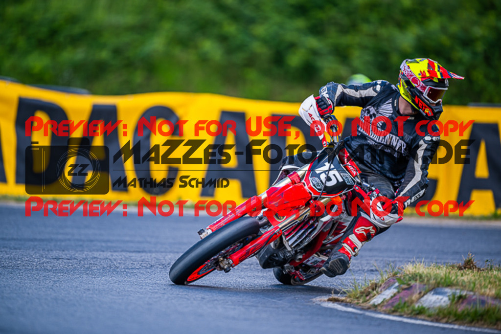 MaZZes_FotoMatrix_220528_1992 | Fotograf Mathias Schmid
Sportfotograf,
Eventfotograf,
Hochzeitsfotograf,
Portraitfotograf