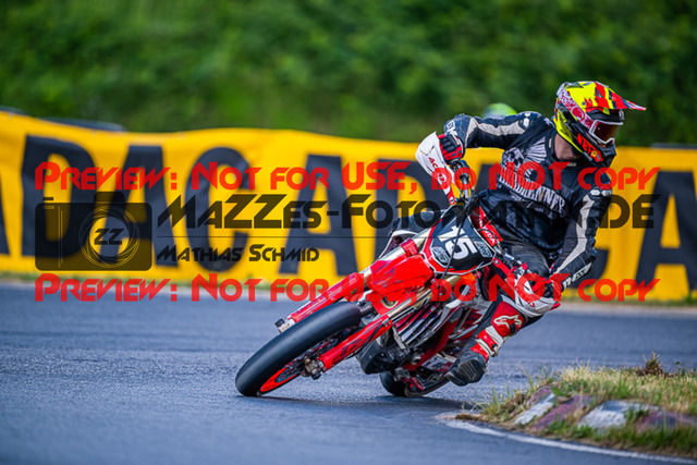 MaZZes_FotoMatrix_220528_1992 | Fotograf Mathias Schmid
Sportfotograf,
Eventfotograf,
Hochzeitsfotograf,
Portraitfotograf