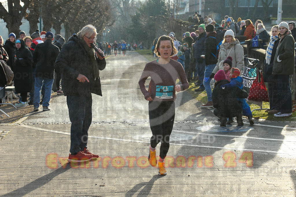 241231_1149_EX1_2613 | Sportfotografie im Rhein-Sieg Kreis, Köln, Bonn, NRW, Rheinland Pfalz, Hessen, etc. Unser Tätigkeitsfeld umfasst den Laufsport vom Volkslauf über den Marathon, Duathlon, Triathon bis zum Ultralauf wie Kölnpfad Ultra oder Schindertrail.
