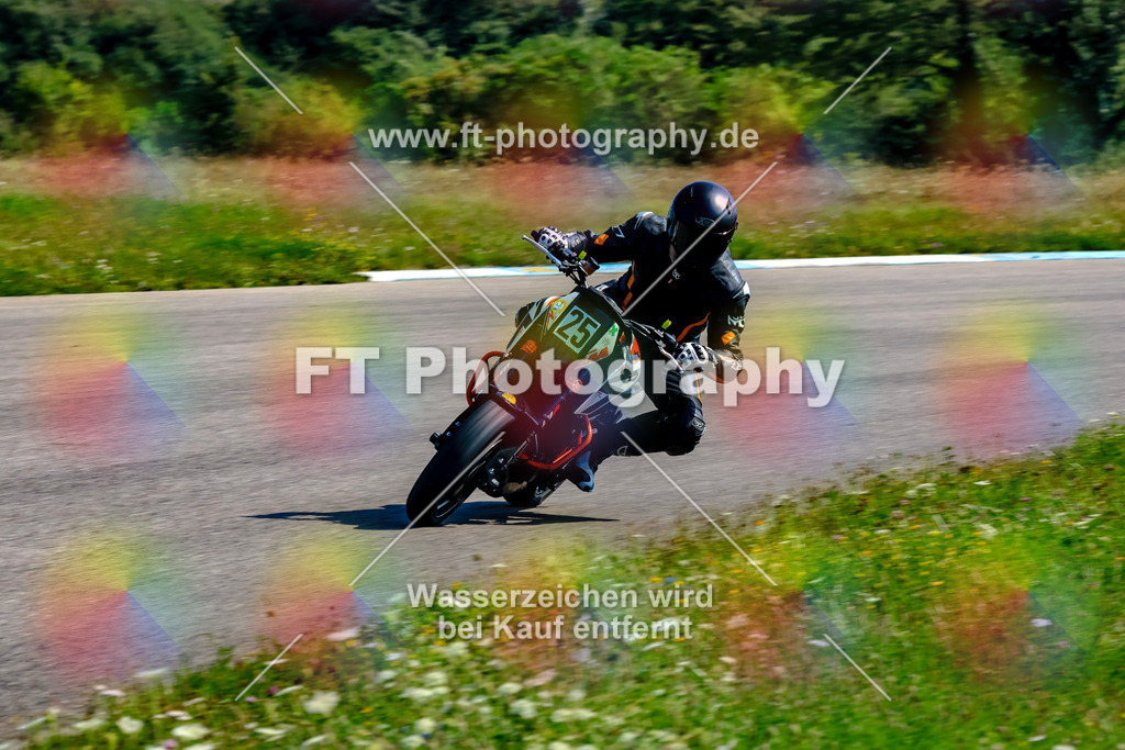 025-4067 | Hier findet Ihr Bilder von Touristenfahrten auf der Nürburgring Nordschleife oder von anderen Veranstaltungen die ich besucht habe. Viel Spass beim Durch Schauen 