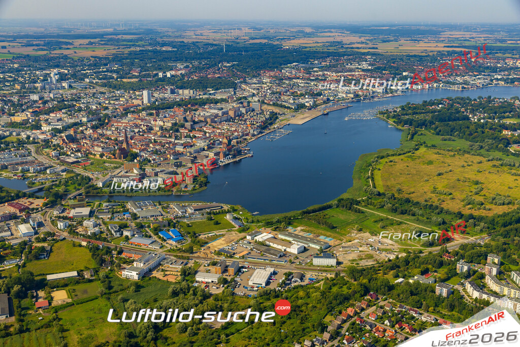 Schrägluftbild  Brinckmansdorf Unterwarnow  Rostock - Das Luftbild wurde 2025 vom UL-Flugzeug heraus erstellt (ohne Drohne- keine Drohnenaufnahme ) - Hochauflösende Luftaufnahme -Nicht vergleichbar mit Google Maps oder Satelittenbilder- Die Geschenkidee !Mit Lizenz und Bildrechte bestellbar