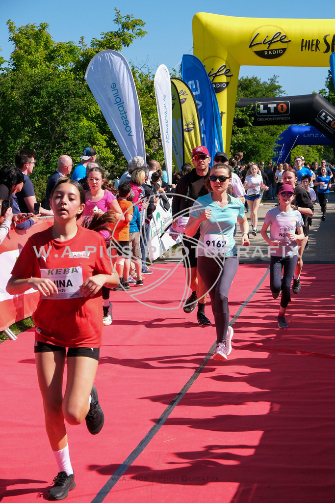 ..... | LINZ,AUSTRIA,27.April 24, Int. 3 Brückenlauf Linz  , Image shows: Photo: WAPICS / Michael ring