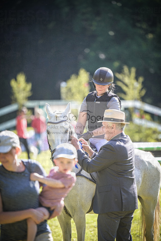 DOS_1463 | Entdecke hochwertige Reitturnierfotos von Foto Oger. Professionell, emotional und authentisch – jetzt Lieblingsmomente im Shop bestellen.Deutschlandweite Turnierfotografie. - Realisiert mit Pictrs.com