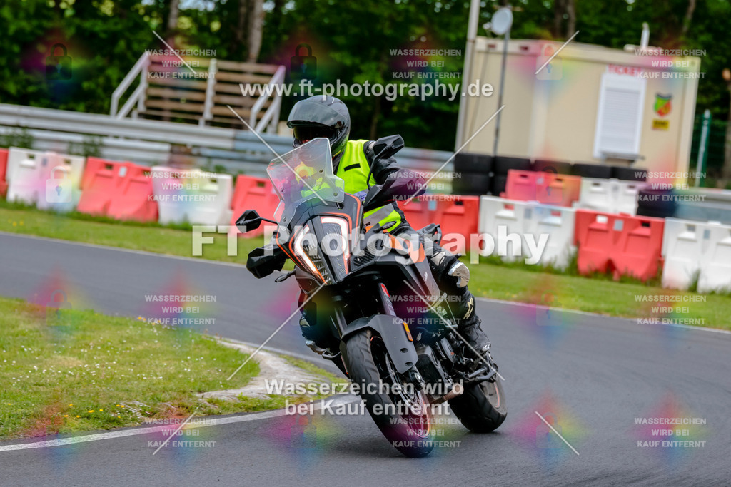 MotoTeamVBK-20346 | Hier findet Ihr Bilder von Touristenfahrten auf der Nürburgring Nordschleife oder von anderen Veranstaltungen die ich besucht habe. Viel Spass beim Durch Schauen 