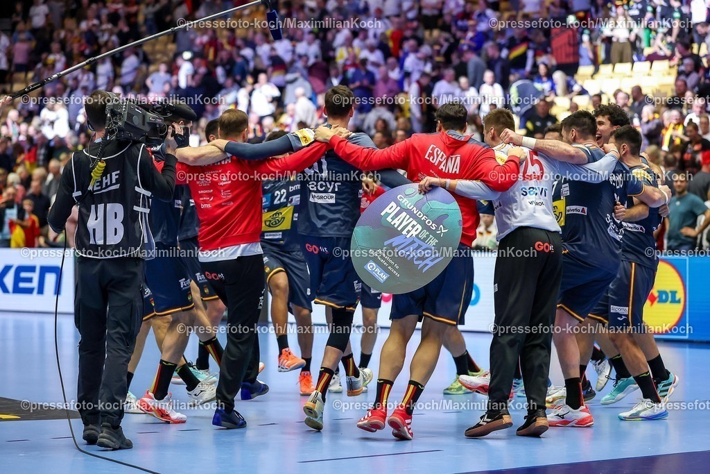 EHF17012601112 | 17.01.2026, Handball, Men's EHF EURO 2026, Österreich - Spanien, Jyske Bank Boxen in Herning, Dänemark, Preliminary Round: Abschlussjubel Spanien nach dem Sieg gegen Österreich
