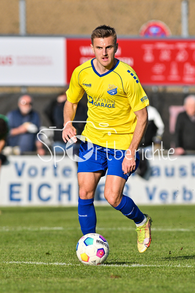 FC Pipinsried - TSV Grünwald | am Ball Alexander LUNGWITZ (FC Pipinsried 13) / Einzelfoto / Freisteller / Bayernliga Sued: FC Pipinsried - TSV Gruenwald, Kuechenstadel Arena am 11.04.2025