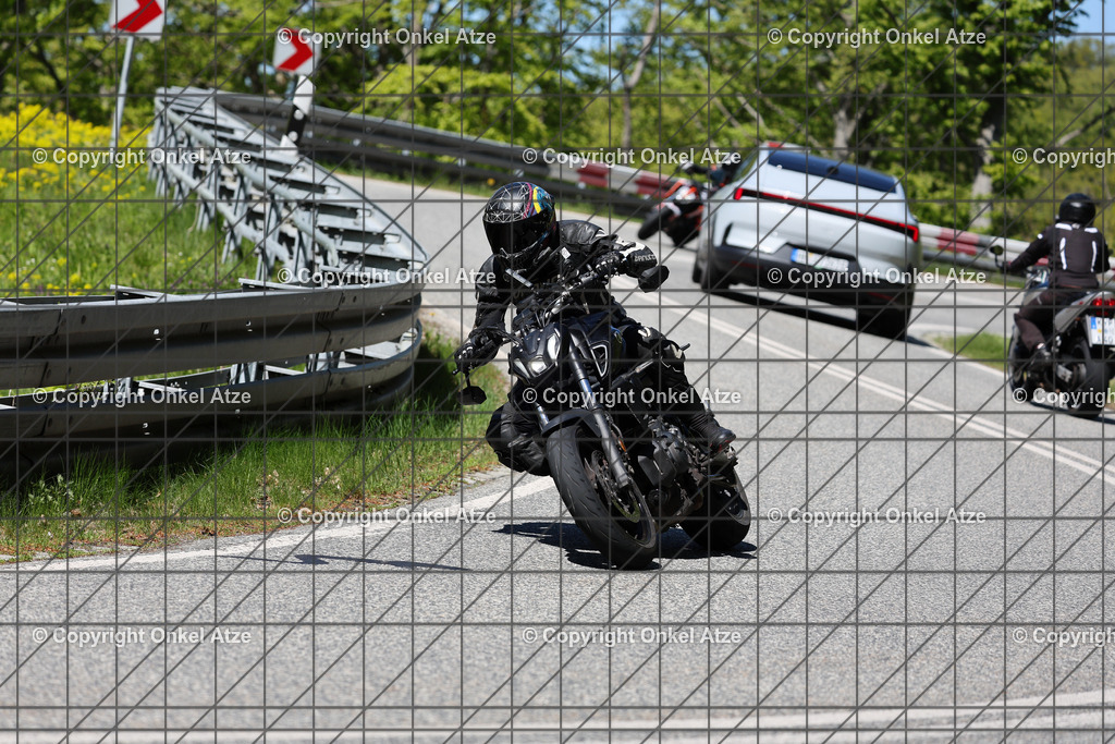 IMG_9609 | Fotograf am Kyffhäuser. Onkel Atze. Kyffhäuser Rennstrecke. Café36. Motorsportfotografie. - Realisiert mit Pictrs.com