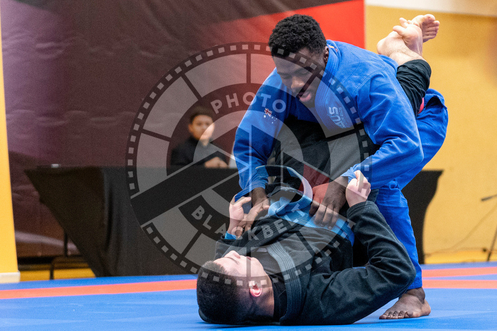 20231118PBB11140 | Fighters compete during the AJP Tour 600 Frankfurt Championship in Frankfurt/Main, Germany, on November 18, 2023.