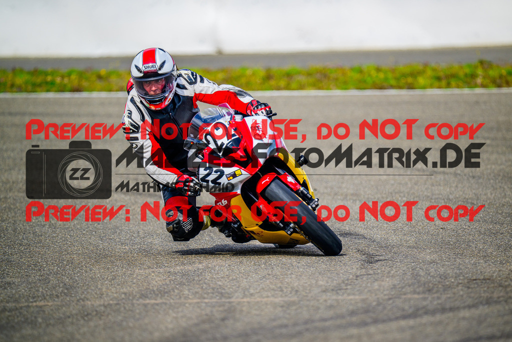 MaZZes_FotoMatrix_240910_6007705_2564 | GELB