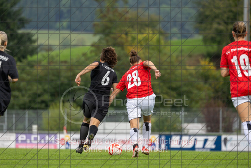 20250928_140747_0387 | #,1.FC Donzdorf (schwarz) vs. TV Derendingen (rot), Fussball, Frauen-Verbandsliga Württemberg, 03. Spieltag, Saison 2025/2026, Rasenplatz Lautertal Stadion, Süßener Straße 16, 73072 Donzdorf, 28.09.2025 - 13:00 Uhr,Foto: PhotoPeet-Sportfotografie/Peter Harich