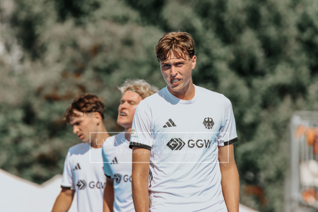U18_EM_BOYS_HF1_GER-BEL_18.07.25_Lille (253 von 900) | lanaschraderfotografie - Realisiert mit Pictrs.com