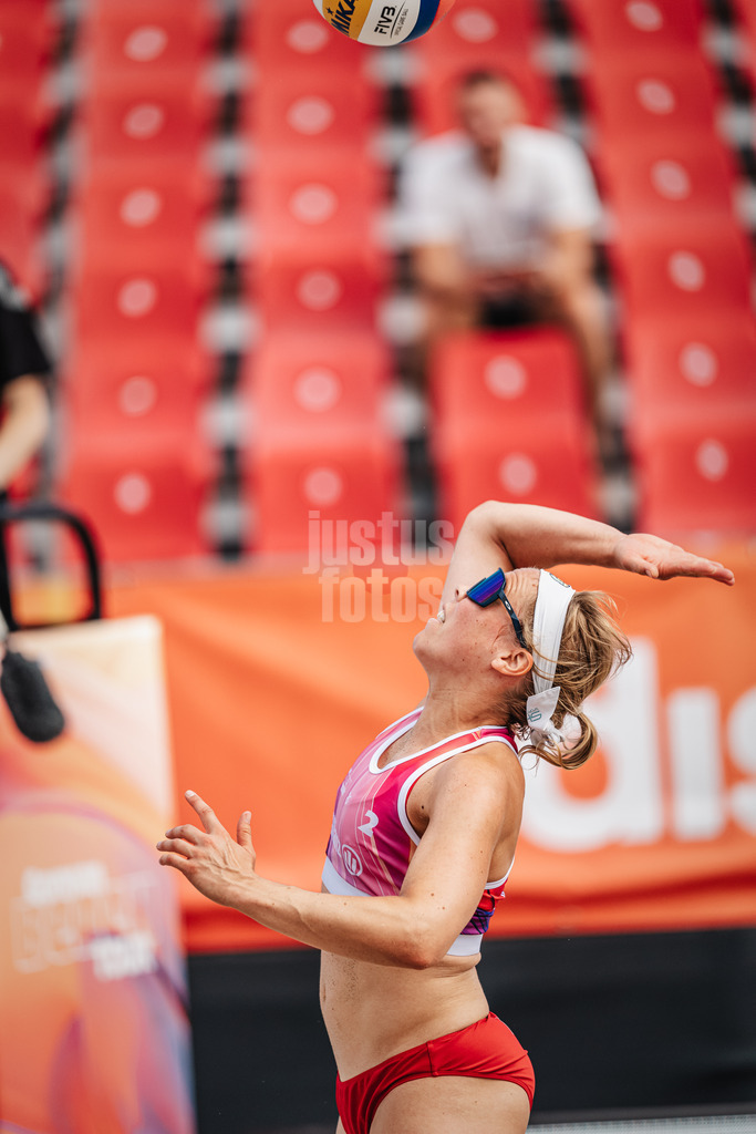 Beachvolleyball | Frauen | Allianz German Beach Tour 2024 | Tourstop Kühlungsborn 2 | 15.08.2024 | Nina Interwies beim Angriff