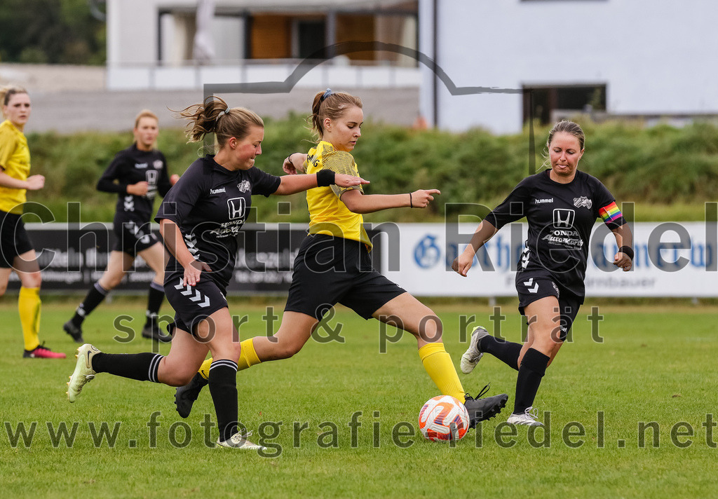 2023-10-08_019_FC_Moosinning_gegen_SG_TSV_St_Wolfgang-FC_Lengdorf | Moosinning, Deutschland, 08.10.2023:
Fußball, Kreisliga 2023 / 2024, 4. Spieltag, FC Moosinning gegen (SG) TSV St.Wolfgang/FC Lengdorf, Endergebnis: 

Anna Anzenberger (FC Moosinning, #8)

Foto: Christian Riedel / fotografie-riedel.net