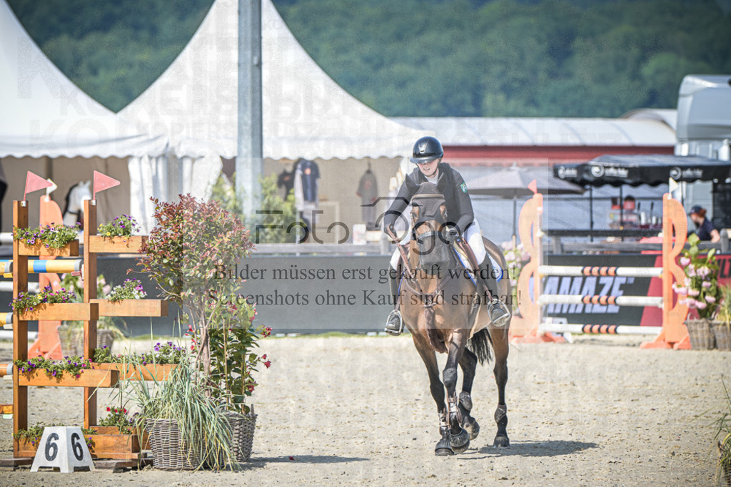 DOS_6736 | Entdecke hochwertige Reitturnierfotos von Foto Oger. Professionell, emotional und authentisch – jetzt Lieblingsmomente im Shop bestellen.Deutschlandweite Turnierfotografie. - Realisiert mit Pictrs.com