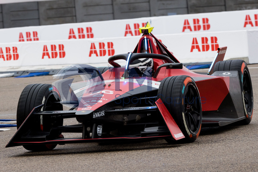 GEPA-20230423-101-147-0035 | BERLIN,GERMANY,23.APR.23 - MOTORSPORTS, FORMEL E - E-Prix of Berlin, Berliner Tempelhof Airport Circuit, free practice. Image shows Andre Lotterer (GER / Andretti). 
Photo: GEPA pictures/ Matthias Trinkl