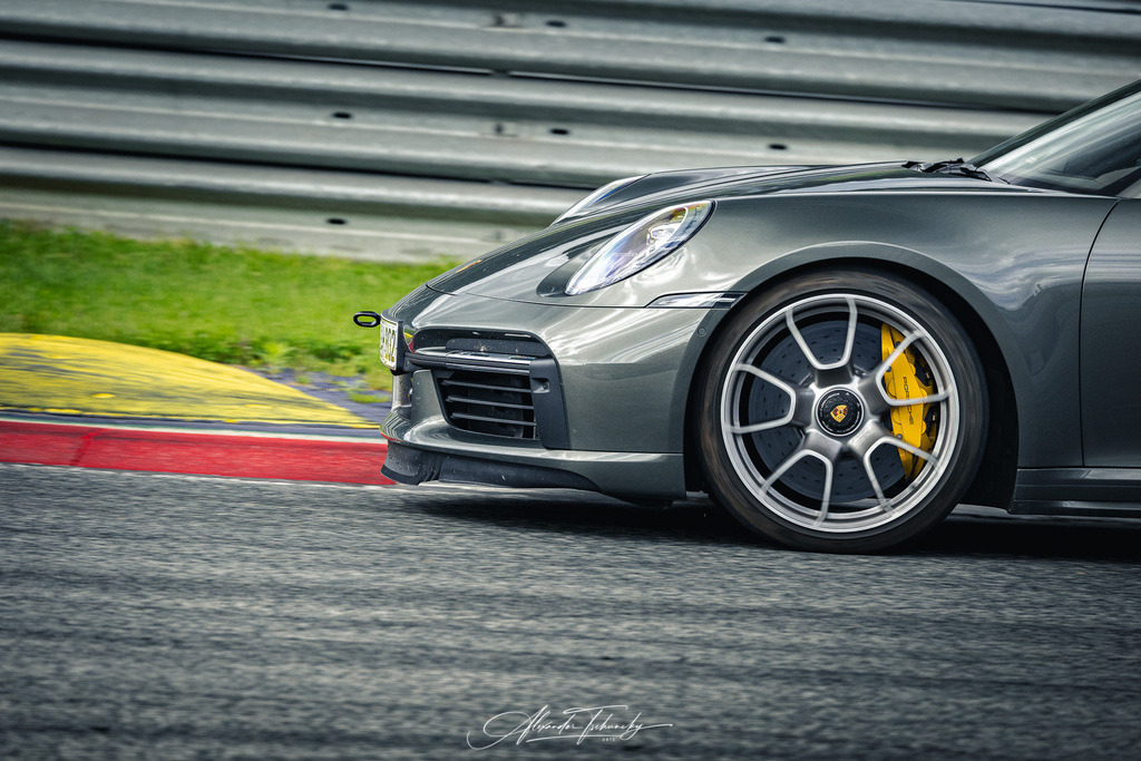 R6PZ2451 _Alexander Tschuncky | Entdecken Sie die faszinierende Welt von Alexander Tschuncky Arts: Kreative Fotografie, atemberaubende Automobilkunst und hochwertiger Bilderdruck. Lassen Sie sich inspirieren! - Realisiert mit Pictrs.com