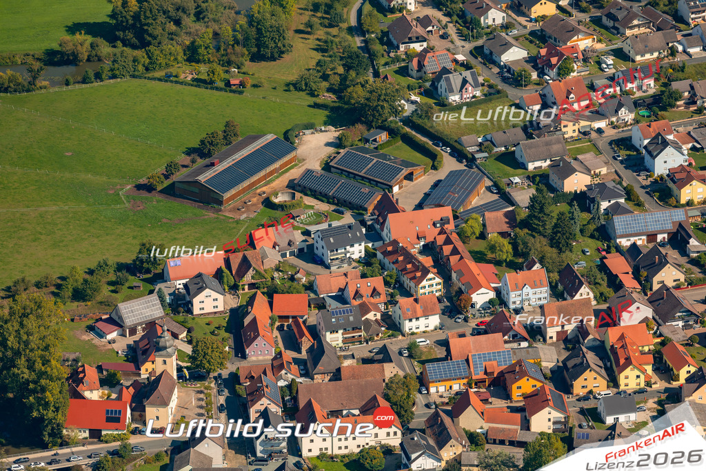 Klassische Luftaufnahme ohne Drohne zeigt:Willersdorf bei Hallerndorf - Die Luftbildaufnahme wurde 2025 vom UL-Flugzeug heraus erstellt ( keine Drohne ) - Hochauflösende Luftaufnahme -Nicht vergleichbar mit Google Maps oder Satelittenbilder- Die Geschenkidee !Mit Lizenz und Bildrechte bestellbar