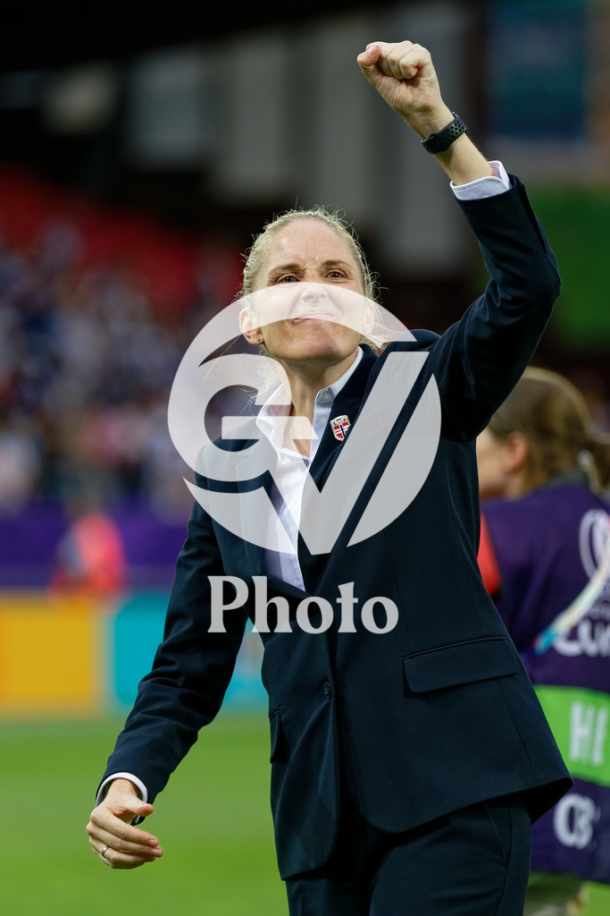 Norway v Finland - UEFA Women's EURO 2025 Group A | SION, SWITZERLAND - JULY 6: Gemma Grainger coach of Norway gestures  during the UEFA Womens EURO 2025 Group A match between Norway and Finland at Stade de Tourbillon on July 6, 2025 in Sion, Switzerland. (Photo by Giuseppe Velletri/Sports Press Photo/Getty Images)
