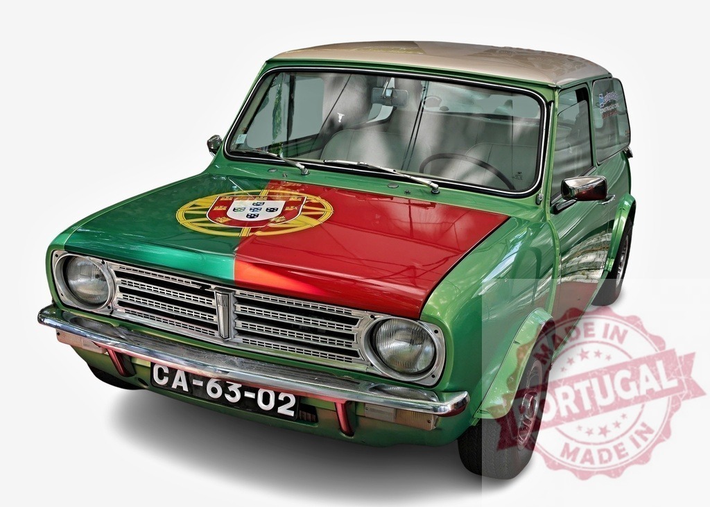 Classic Mini Cooper showcasing Portugal's national colors and emblem | Vintage Mini Cooper painted with Portuguese flag and emblem, celebrating national identity - Realisiert mit Pictrs.com