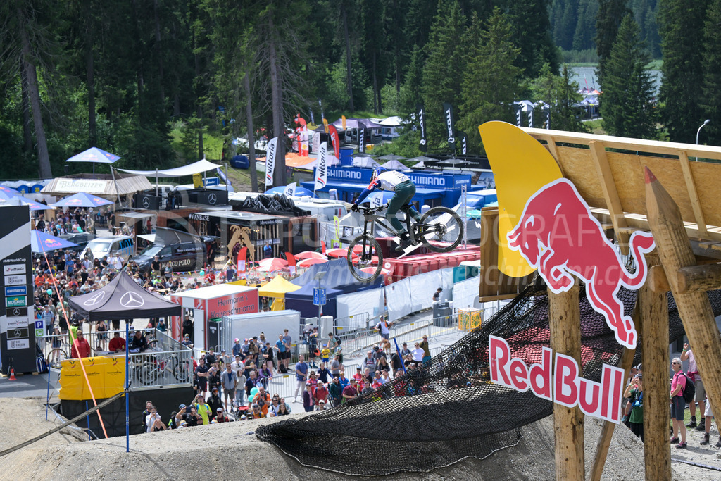 UCI Mountain Bike World Cup Lenzerheide 2022 - Downhill - 9. July 2022 | UCI Mountain Bike World Cup Lenzerheide 2022 - Downhill
Bike Kingdom, Lenzerheide
Bild: Sportfotografie Markus Aeschimann | www.markus-aeschimann.ch - Realisiert mit Pictrs.com