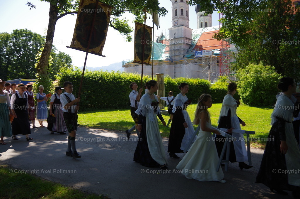 IMGP6681 | fotografiert von Axel PollmannLeonhardi Wallfahrt Benediktbeuern und Murnau, Fronleichnam, Fasching, Landschaft im Loisachtal und Benediktbeuern  - Realisiert mit Pictrs.com