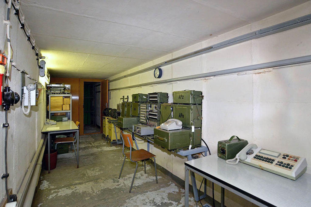 Foto: Leipzig - Museum im Stasi Bunker Machern | Das Team hinter BILDLEXIKON LEIPZIG bündelt historische wie aktuelle Informationen über die Stadt Leipzig in Text und Bild auf einer Plattform und stellt diese der interessierten Öffentlichkeit zur Verfügung.