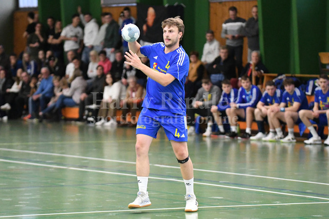 SSG Metten : SpVgg Altenerding  | David Huml (SSG Metten)  - Realisiert mit Pictrs.com