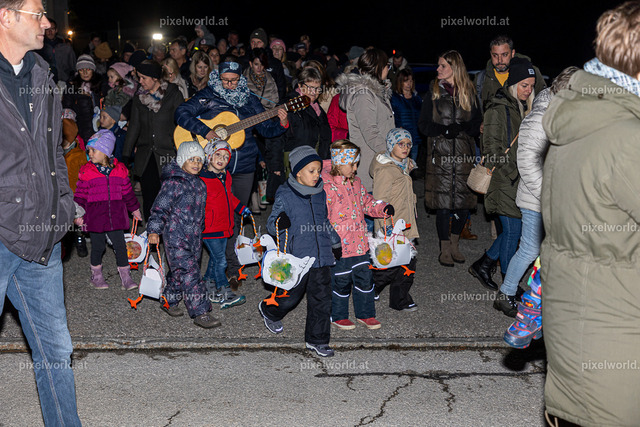Laternenfest in St. Martin | Bildershop von pixelworld.at - Realisiert mit Pictrs.com