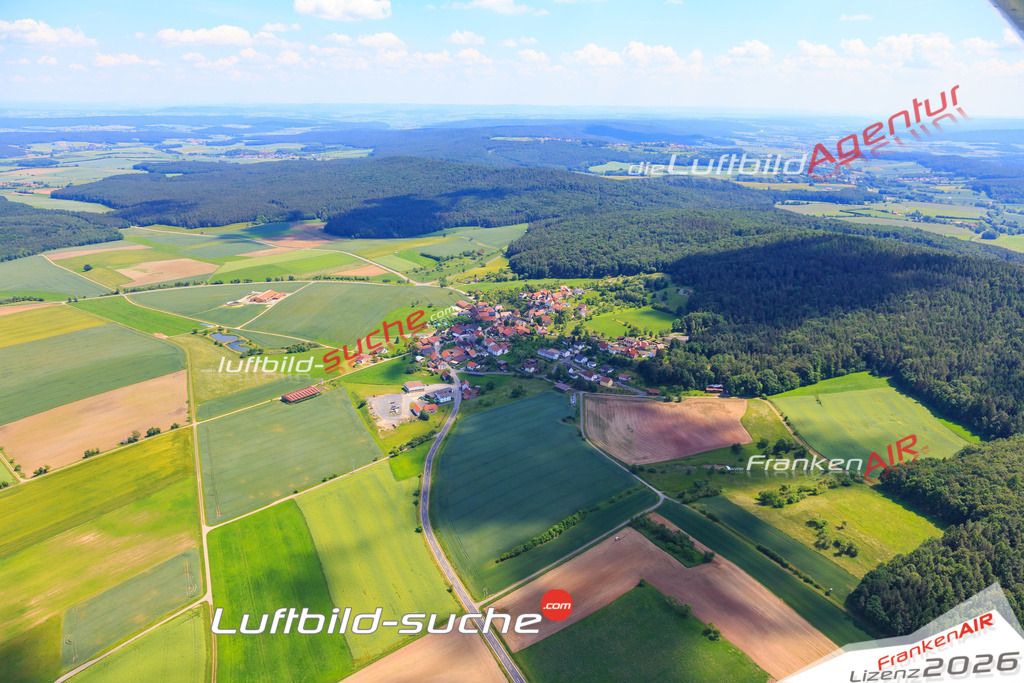 Luftbild von Eckartshausen Maroldsweisach - Luftaufnahme wurde 2016 von https://frankenair.de mittels Flugzeug (keine Drohne) erstellt - die Geschenkidee