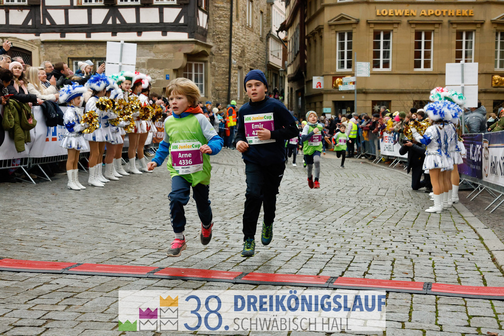 400m AOK Junior Cup | 3 Koenigslauf 2024 400m AOK Junior Cup - Realisiert mit Pictrs.com