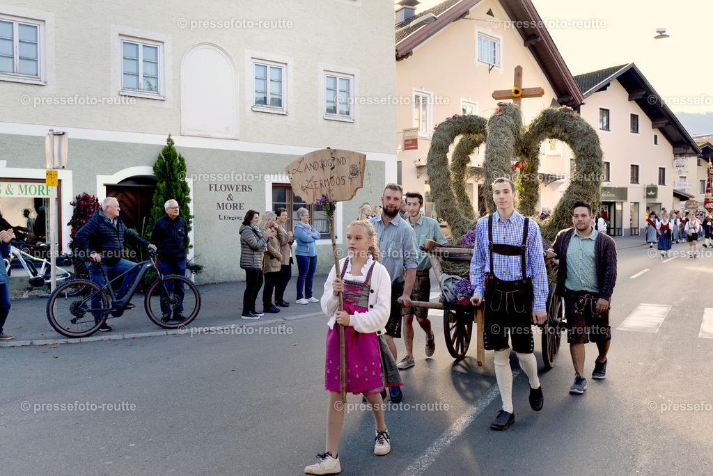 news-2022-Okt16-LJ_Erntedank_-LERMOOS-WTV_4810 | Info aus dem Bezirk Reutte/Ausserfern Tirol sowie eine umfangreiche Bilddatenbank über die gesamte Region: Lechtal, Talkessel Reutte, Tannheimertal, Zwischentoren. Lech, Plansee, Zugspitze, Grenztunnel, B179, Fernpassstraße, Verkehr, Lawinen, Tradition, - Realisiert mit Pictrs.com