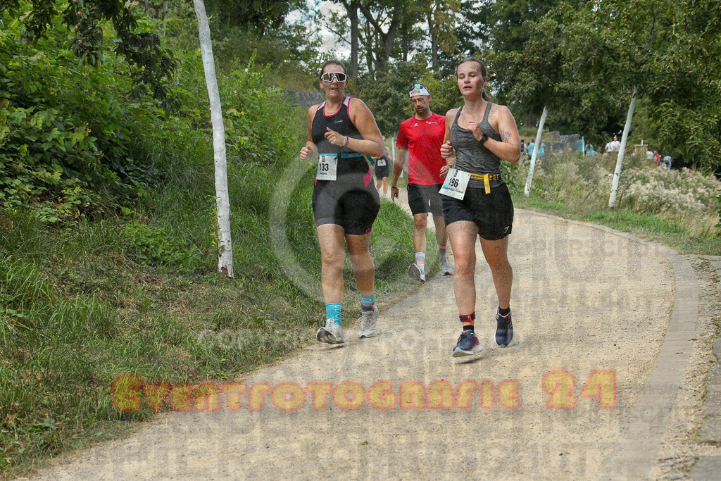 250824_1256_EX1_0980 | Sportfotografie im Rhein-Sieg Kreis, Köln, Bonn, NRW, Rheinland Pfalz, Hessen, etc. Unser Tätigkeitsfeld umfasst den Laufsport vom Volkslauf über den Marathon, Duathlon, Triathon bis zum Ultralauf wie Kölnpfad Ultra oder Schindertrail.