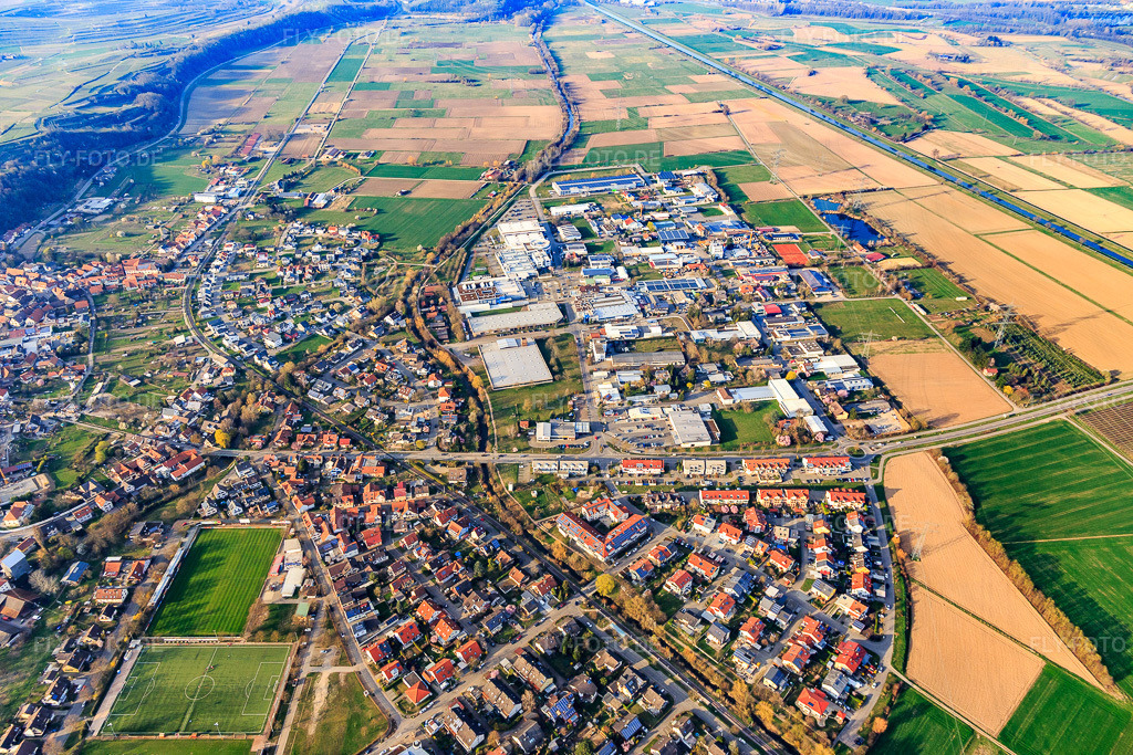 Luftbild: Ortsansicht aus Süden in Bahlingen am Kaiserstuhl im Bundesland Baden-Württemberg in Deutschland. Foto: IMG_113119.jpg vom 22.03.2019 durch Werner Riehm/FLY-FOTO.de