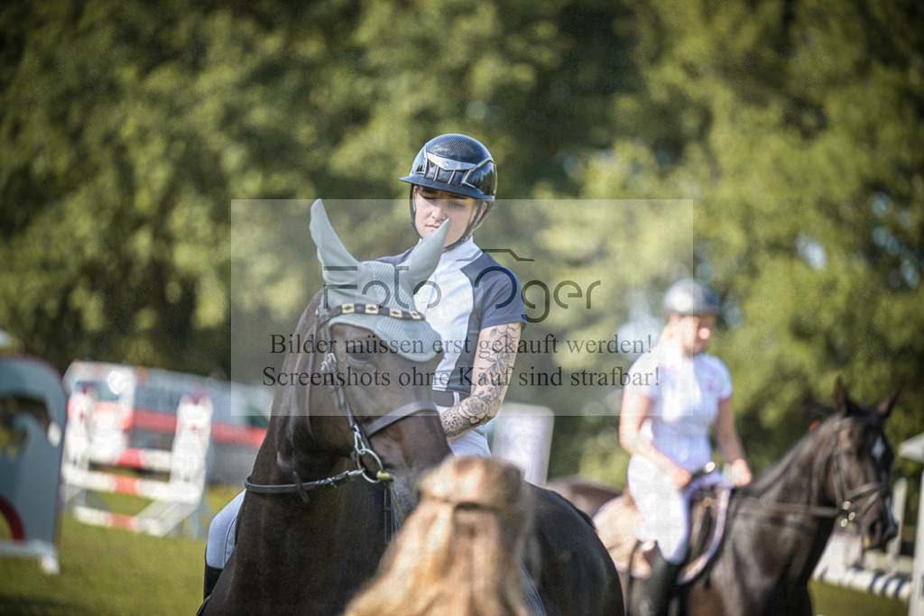 DOS_0060 | Entdecke hochwertige Reitturnierfotos von Foto Oger. Professionell, emotional und authentisch – jetzt Lieblingsmomente im Shop bestellen.Deutschlandweite Turnierfotografie. - Realisiert mit Pictrs.com