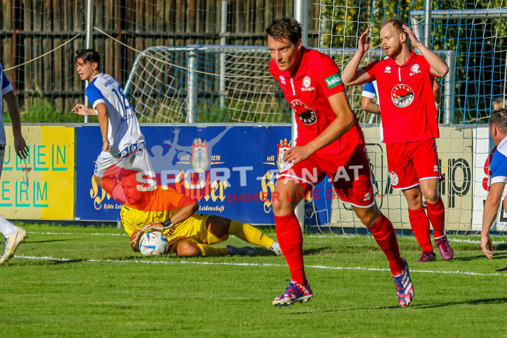 ASV Klagenfurt - SC St Veit 1-6, Unterliga Ost  3. Runde | Vladimir Kajkut (ASV Klagenfurt #1) Heiko Springer (SC St. Veit #7) Luca Koschu (ASV Klagenfurt #18) ASV Klagenfurt - SC St Veit 1-6 am 11.08.2023 in Klagenfurt
(Sportplatz Annabichl), Austria, (Photo by Ernst Krawagner sport-fan.at) - Realisiert mit Pictrs.com