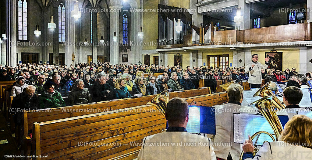 ALP4612_Wieselburger Brauereikapelle_Konzert | (C)FotoLois.com, Alois Spandl, WEIHNACHTSKONZERT der Betriebsmusikkapelle der Brauerei Wieselburg in der Pfarrkirche, durch´s Programm führte Pfarrer Daniel Kostrzycki, anschließende Verköstigung durch die Landjugend Wieselburg, Fr 8. Dez. 2023.