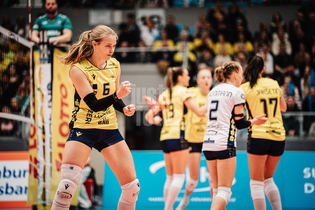 Volleyball | Frauen | Saison 2025/2026 | Volleyball Bundesliga | ETV Hamburger Volksbank Volleys vs. SSC Palmberg Schwerin | 17.01.2026 | Iris Vos (#6, SSC Palmberg Schwerin) jubelt