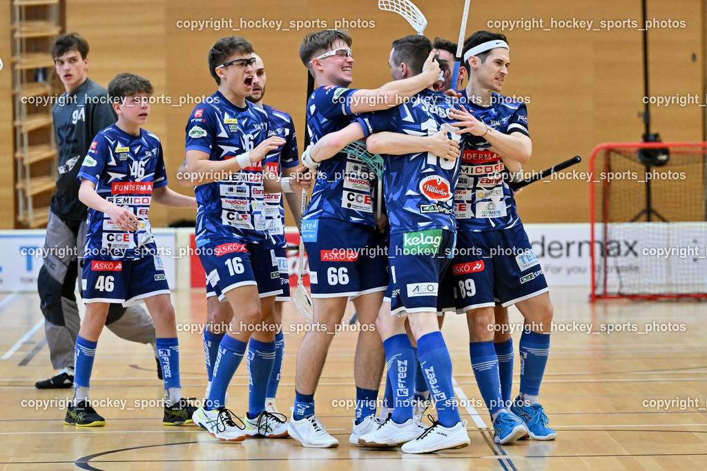 VSV Unihockey vs. Wiener Floorballferein 6.4.2024 | Jubel VSV Unihockey, #19 Philipp Seiser VSV Unihockey, #89 Robert Rauter VSV Unihockey, #92 Ingolf Gunnar Natmessnig VSV Unihockey, #27 Lukas Floriantschitz VSV Unihockey, VSV Unihockey vs. Wiener Floorballferein 6.4.2024, VSV Unihockey vs. Wiener Floorballferein  am 06.04.2024 in Villach (Ballspielhalle St. Martin), Austria, (Photo by Bernd Stefan)