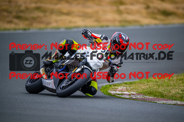 MaZZes_FotoMatrix_220723_1099 | TWIN