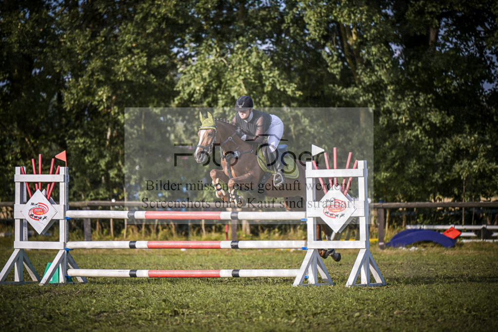 DOS_0451 | Entdecke hochwertige Reitturnierfotos von Foto Oger. Professionell, emotional und authentisch – jetzt Lieblingsmomente im Shop bestellen.Deutschlandweite Turnierfotografie. - Realisiert mit Pictrs.com