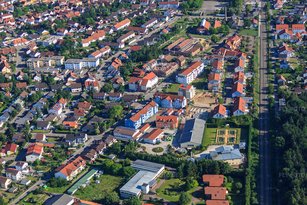 Luftbild: Ludoviciring an der Bahnlinie in Jockgrim im Bundesland Rheinland-Pfalz in Deutschland. Foto: IMG_42455.jpg vom 27.06.2011 durch Werner Riehm/FLY-FOTO.de