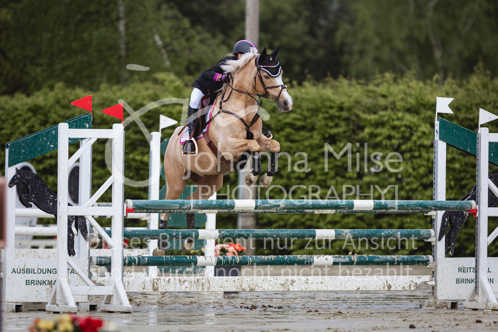240426_Olfen-Vinnum_PonyTrophy-313 | Deine schönsten Turniermomente als professionelle Fotos! Entdecke hochwertige Pferdesport-Fotografie im Online-Shop. Jetzt Fotos finden & bestellen!