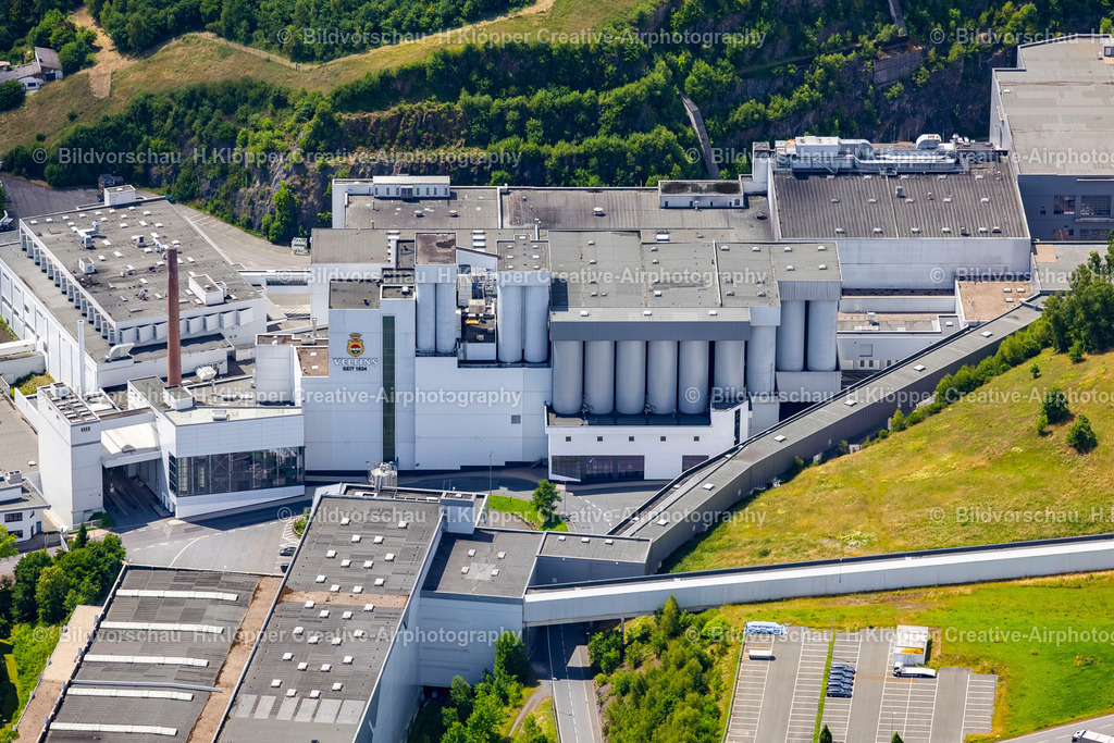 Luftbild Grevenstein-5073 | Luftbild Bierbrauerei- Werksgelände der Veltinsbrauerei in Grevenstein im Bundesland Nordrhein-Westfalen - Realisiert mit Pictrs.com