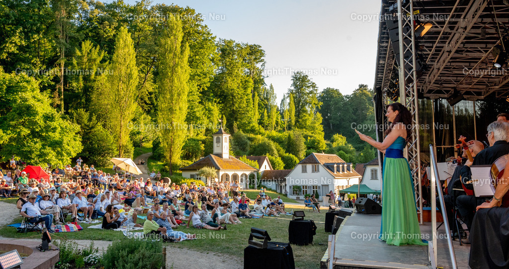DSC_2927 | 28.06.2025, Bensheim, Auerbach, Opern Air im Staatspark Fürstenlager, Cosima Seitz führte durch das Programm, ,, Bild: Thomas Neu