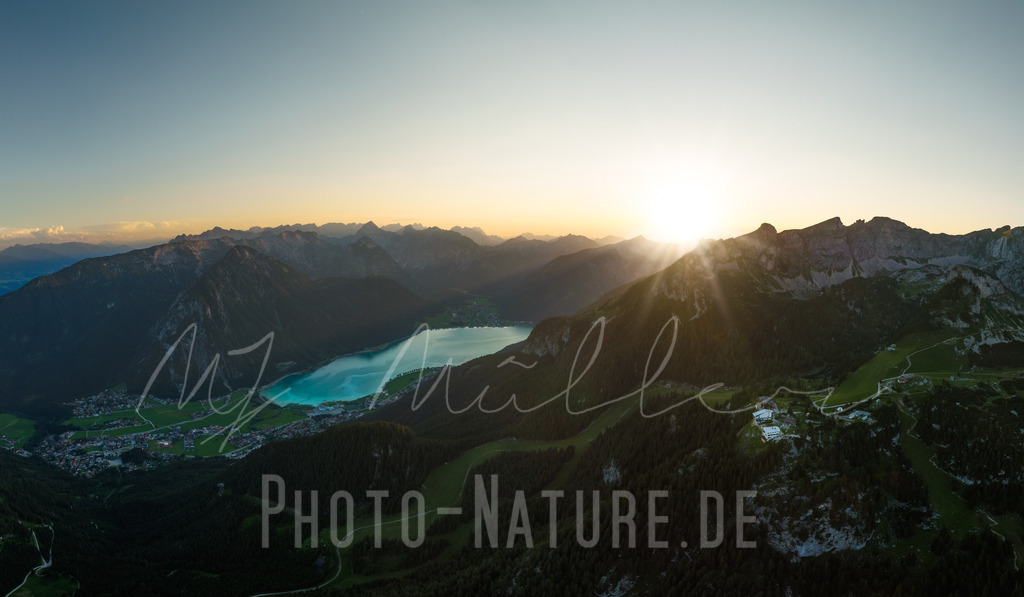 Sonnenuntergang in Tirol | Sommerlicher Sonnenuntergang an einem schönen See - Realisiert mit Pictrs.com