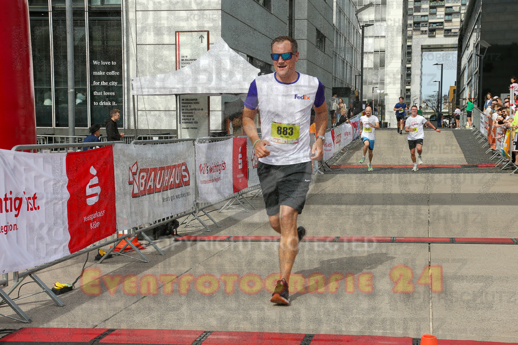 250920_1327_EX1_4710 | Sportfotografie im Rhein-Sieg Kreis, Köln, Bonn, NRW, Rheinland Pfalz, Hessen, etc. Unser Tätigkeitsfeld umfasst den Laufsport vom Volkslauf über den Marathon, Duathlon, Triathon bis zum Ultralauf wie Kölnpfad Ultra oder Schindertrail.